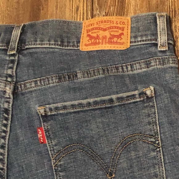 Levi's Jeans Women's 10 Classic Wide Leg Cropped High Rise Retro Denim Classic - Picture 6 of 8